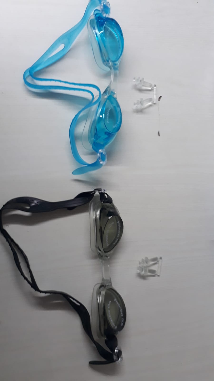 Swimming Goggles No Leaking with Free Protection Case And Ear Plug