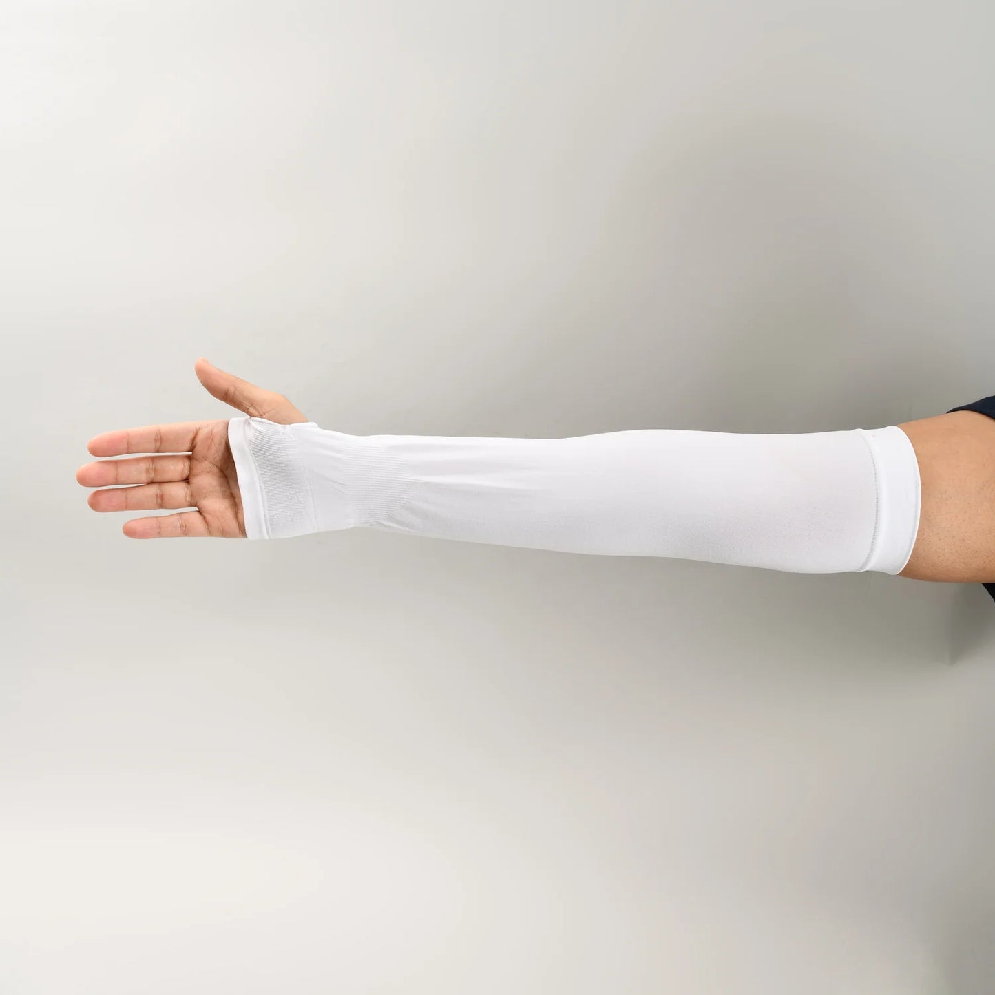Arm Sleeves for Men & Women, UV Sun Protection Arm Sleeves for Men & Women, Arm Cover for Biking,Cricket,Cycling, Golf, Outdoor Sports, White, Design May Vary