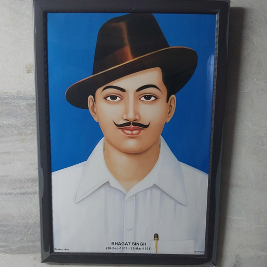 Shahid Bhagat Singh Photo with Frame (12x18 Inch) Frame Colour May Vary
